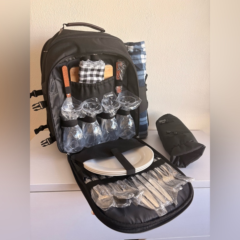Black Picnic Backpack Set of 4 - Picture 2 of 10